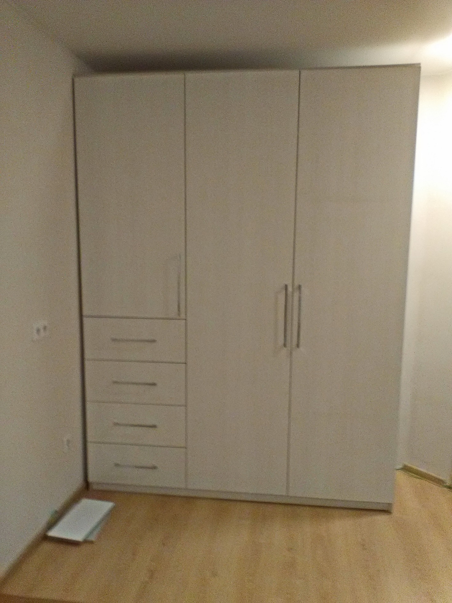 Шкаф в комнату корпусной
